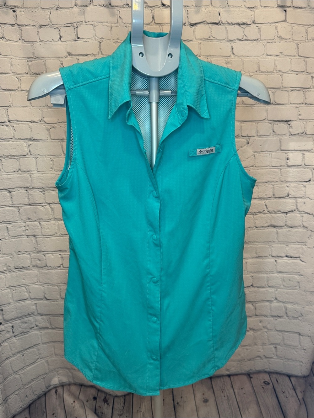 Columbia Sleeveless Button-Front Top - Teal